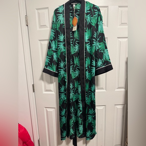 Fe noel Target robe and Pant - Picture 4 of 8